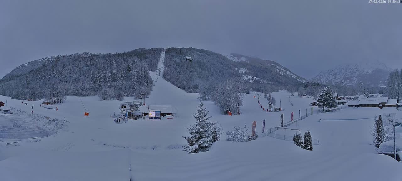 Pelvoux Vallouise Base Area Live Cam - Briancon, Hautes-Alpes, Provence-Alpes-Cote d’Azur, France