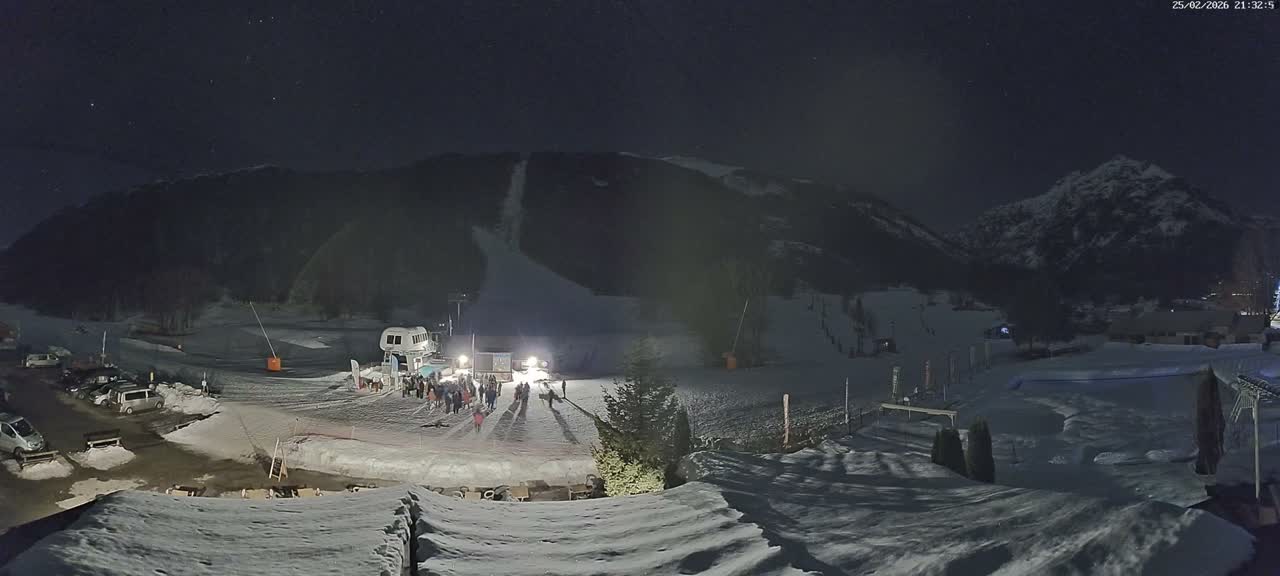 Pelvoux Vallouise Base Area Live Cam - Briancon, Hautes-Alpes, Provence-Alpes-Cote d’Azur, France