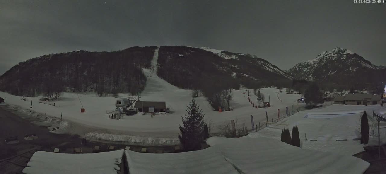 Pelvoux Vallouise Base Area Live Cam - Briancon, Hautes-Alpes, Provence-Alpes-Cote d’Azur, France