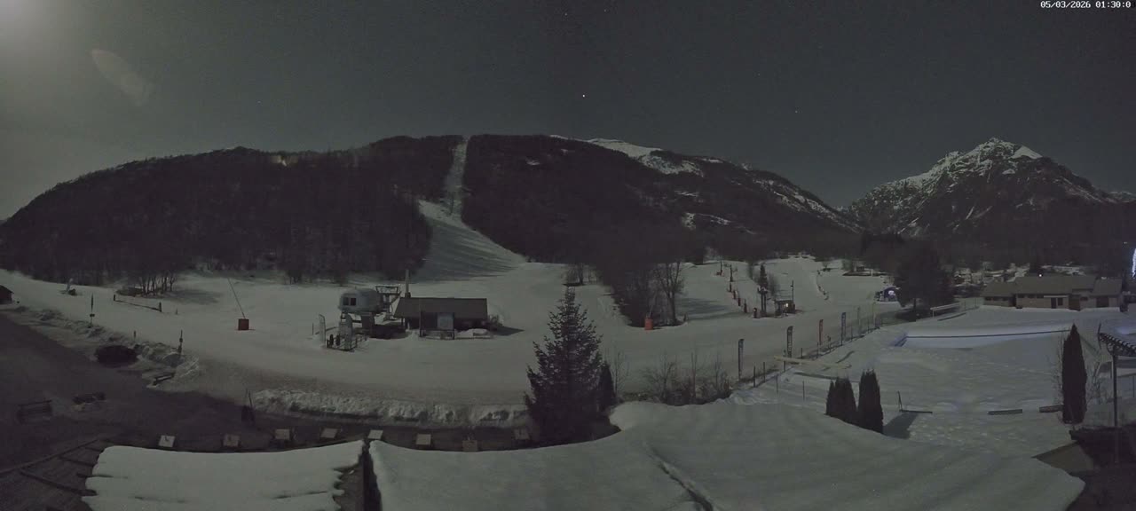 Pelvoux Vallouise Base Area Live Cam - Briancon, Hautes-Alpes, Provence-Alpes-Cote d’Azur, France