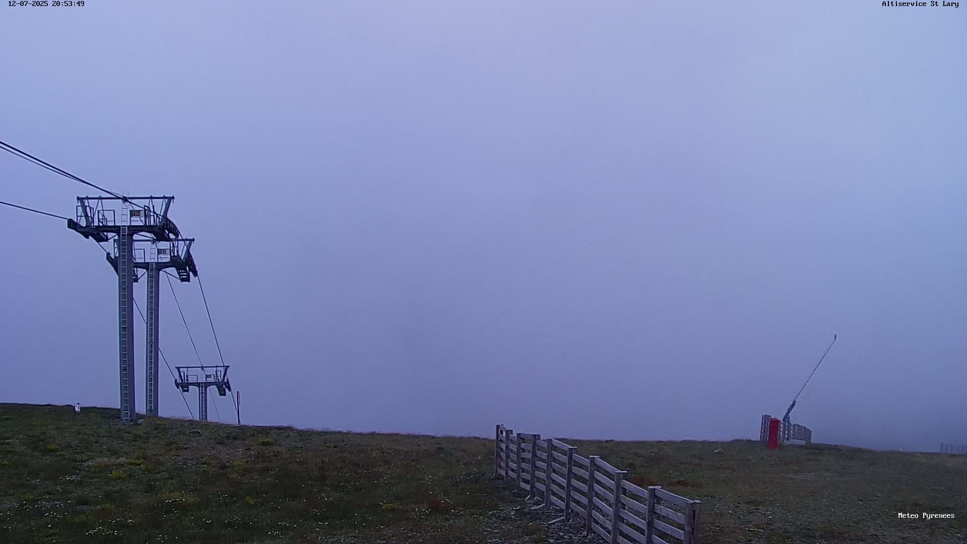 Saint-Lary-Soulan Village Skyline & Pla d'Adet Ski Slopes Live Cam - Bagnères-de-Bigorre, Hautes-Pyrénées, Occitanie, France