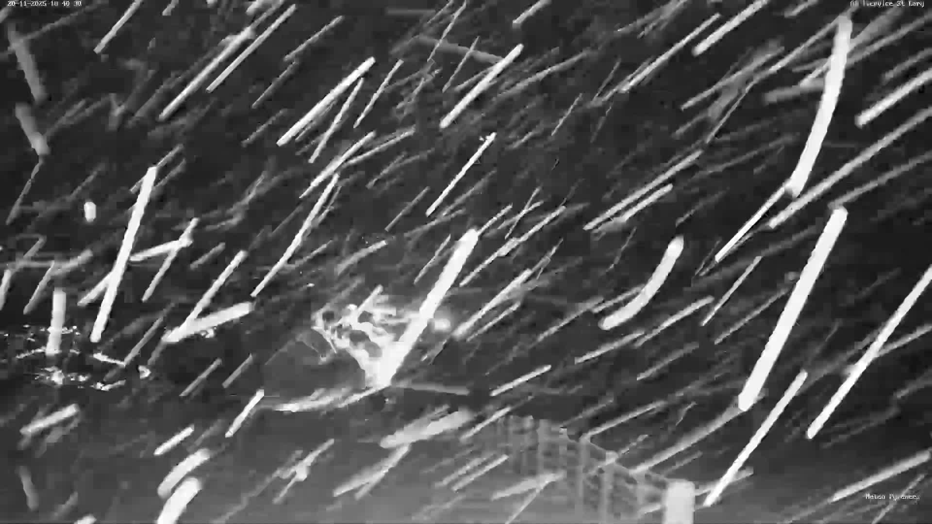 Saint-Lary-Soulan Village Skyline & Pla d'Adet Ski Slopes Live Cam - Bagnères-de-Bigorre, Hautes-Pyrénées, Occitanie, France