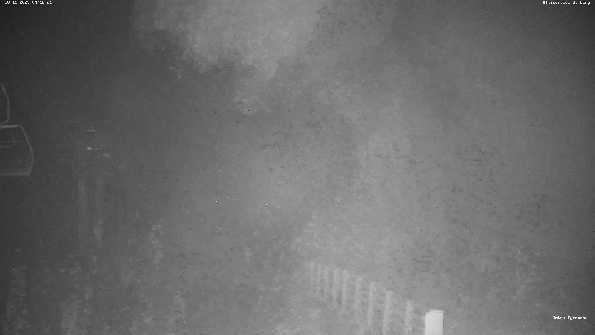 Saint-Lary-Soulan Village Skyline & Pla d'Adet Ski Slopes Live Cam - Bagnères-de-Bigorre, Hautes-Pyrénées, Occitanie, France