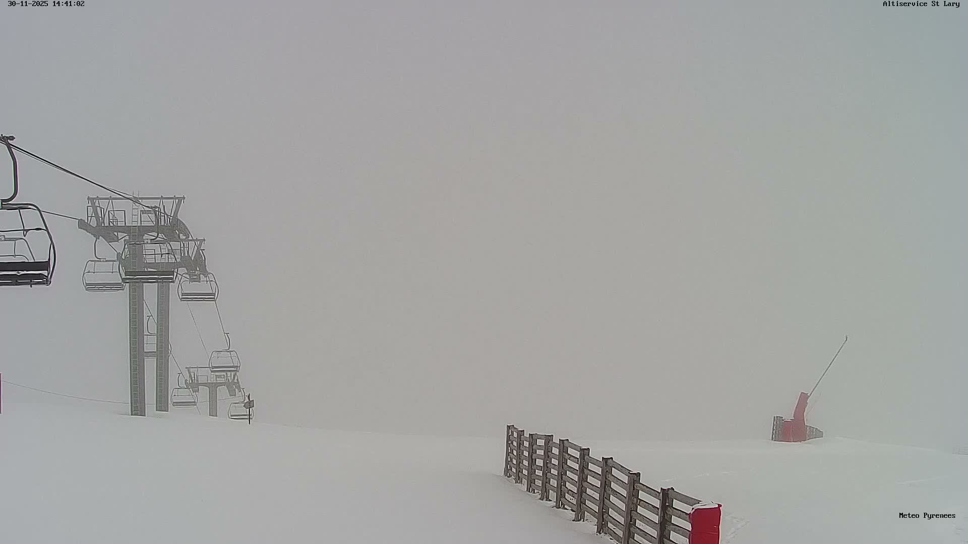 Saint-Lary-Soulan Village Skyline & Pla d'Adet Ski Slopes Live Cam - Bagnères-de-Bigorre, Hautes-Pyrénées, Occitanie, France