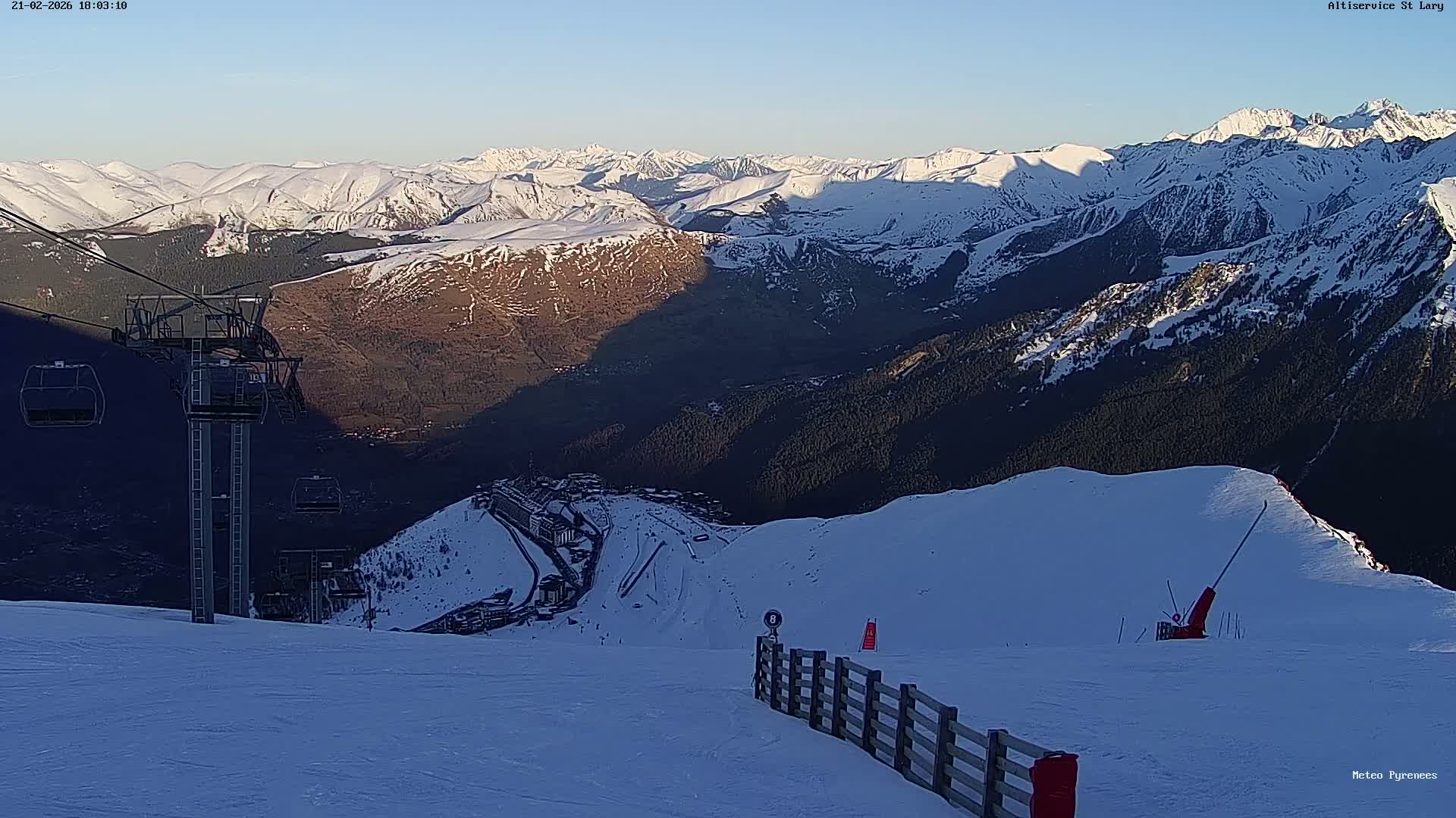 Saint-Lary-Soulan Village Skyline & Pla d'Adet Ski Slopes Live Cam - Bagnères-de-Bigorre, Hautes-Pyrénées, Occitanie, France