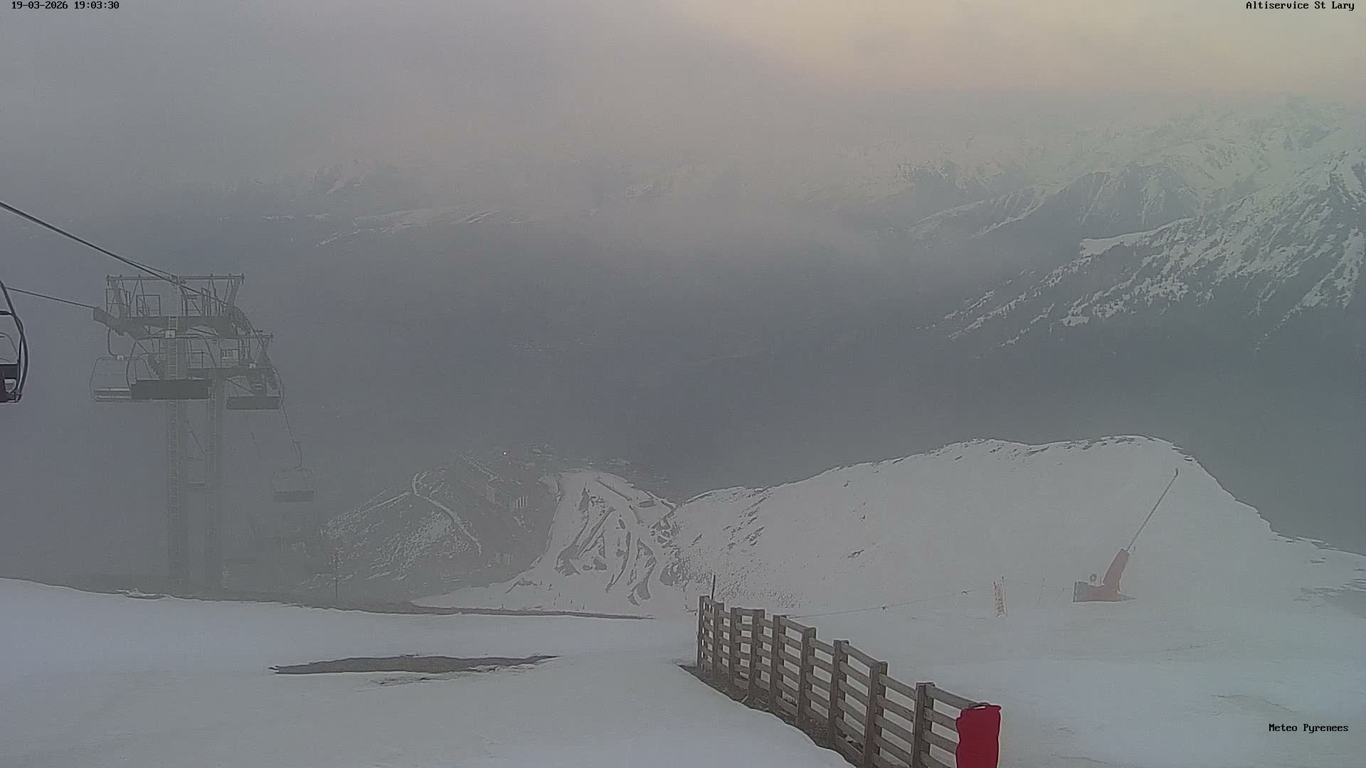 Saint-Lary-Soulan Village Skyline & Pla d'Adet Ski Slopes Live Cam - Bagnères-de-Bigorre, Hautes-Pyrénées, Occitanie, France