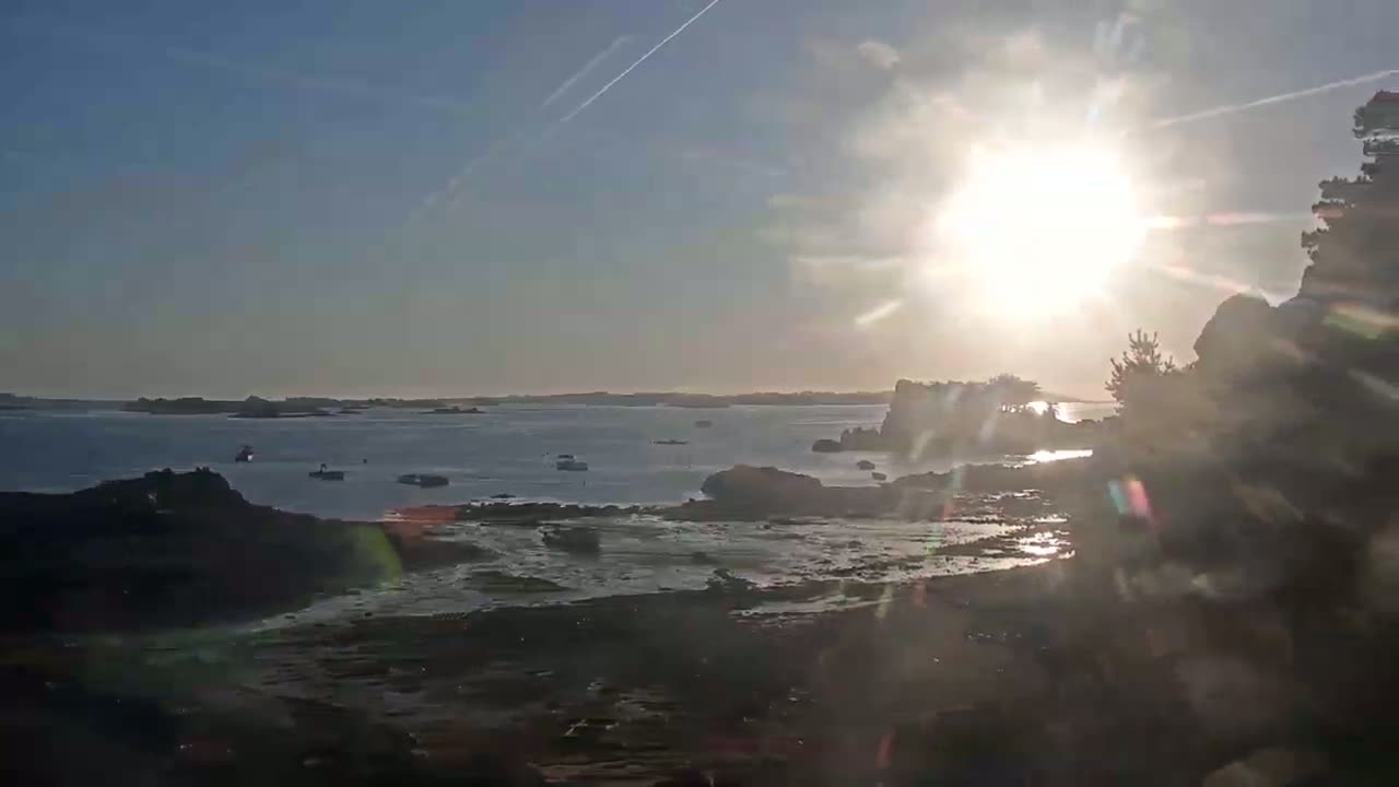 Ploubazlanec, Loguivy Village & Coast Live Cam - Guingamp, Côtes-d'Armor, 	Bretagne, France