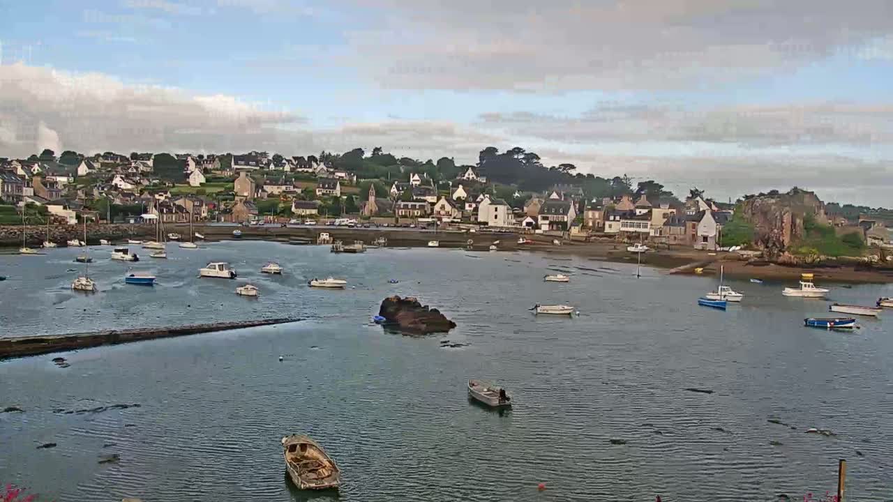 Ploubazlanec, Loguivy Village & Coast Live Cam - Guingamp, Côtes-d'Armor, 	Bretagne, France
