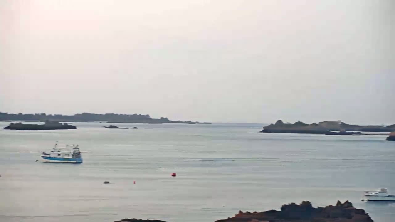Ploubazlanec, Loguivy Village & Coast Live Cam - Guingamp, Côtes-d'Armor, 	Bretagne, France