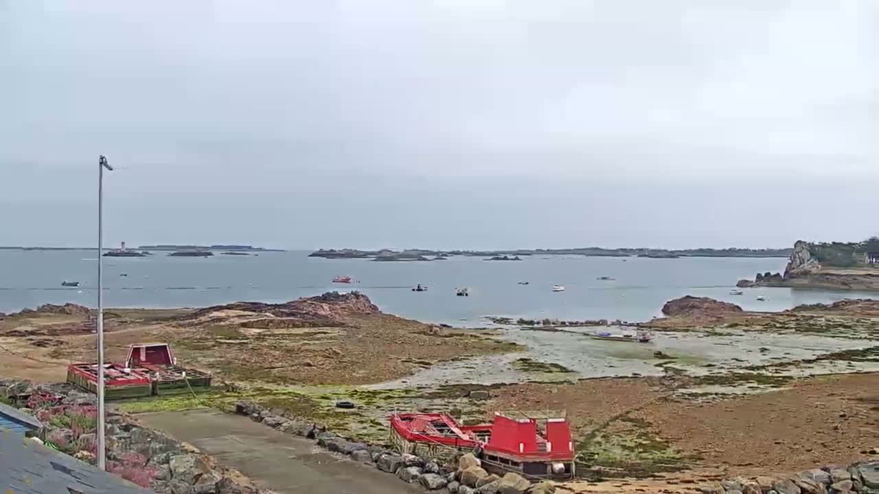 Ploubazlanec, Loguivy Village & Coast Live Cam - Guingamp, Côtes-d'Armor, 	Bretagne, France