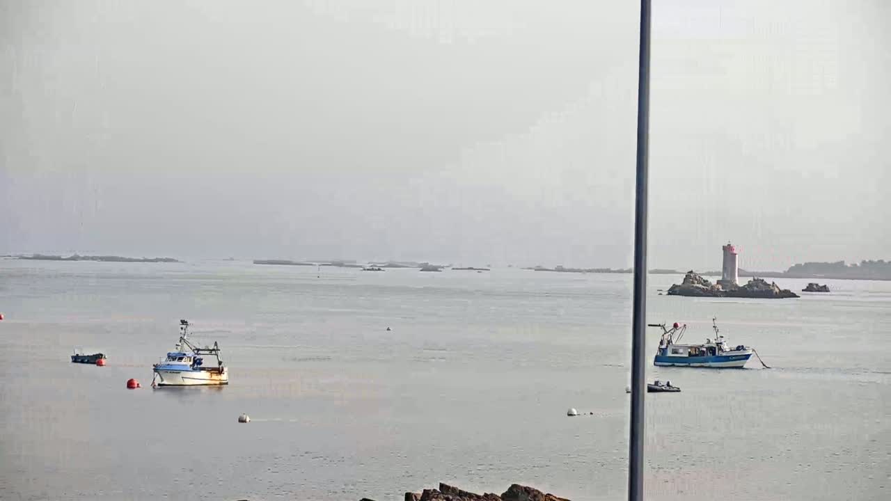 Ploubazlanec, Loguivy Village & Coast Live Cam - Guingamp, Côtes-d'Armor, 	Bretagne, France
