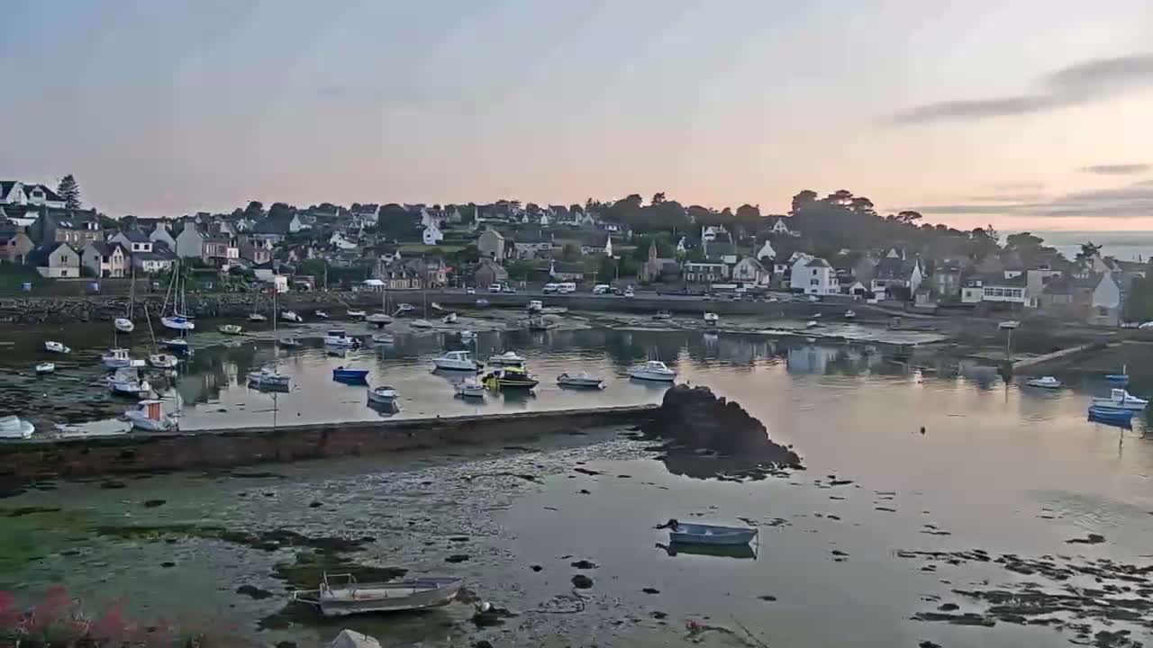 Ploubazlanec, Loguivy Village & Coast Live Cam - Guingamp, Côtes-d'Armor, 	Bretagne, France