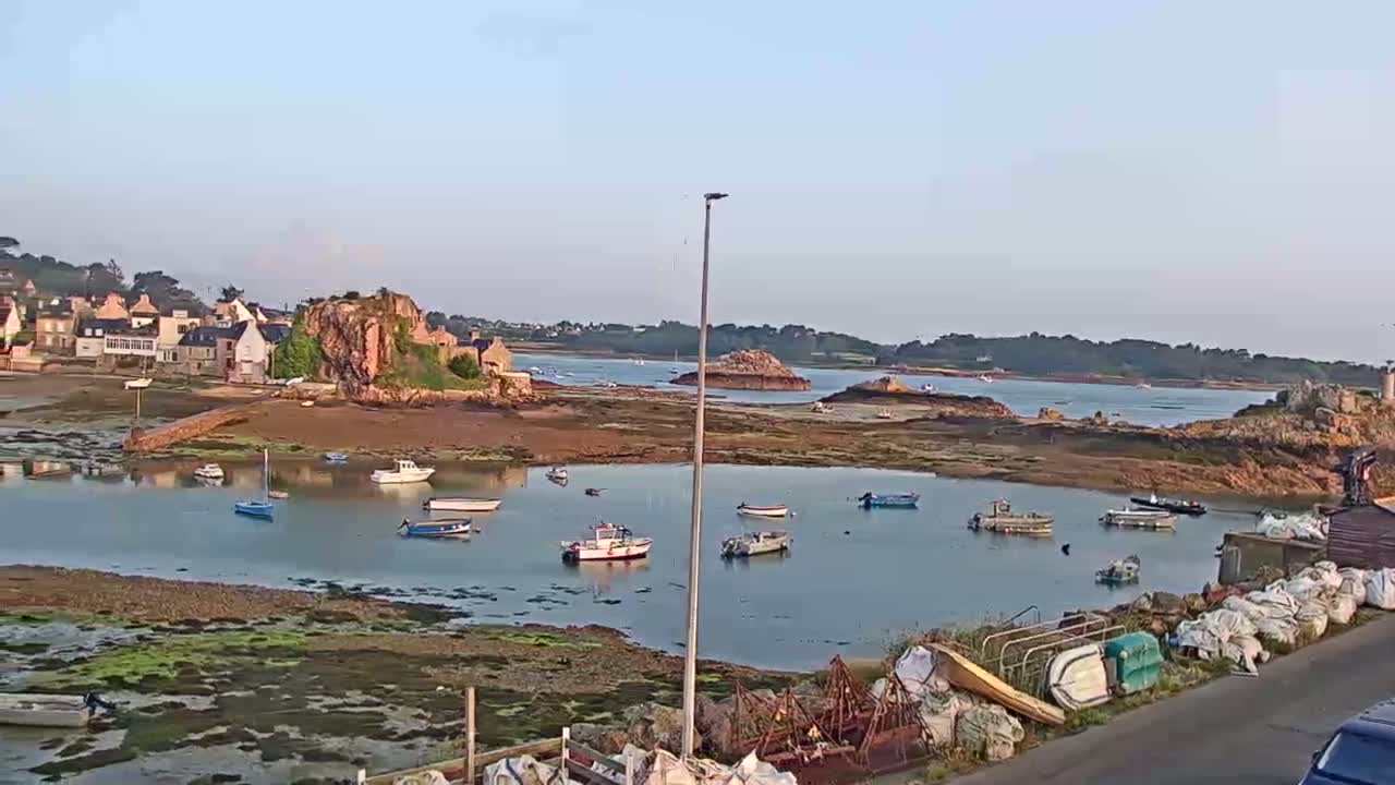 Ploubazlanec, Loguivy Village & Coast Live Cam - Guingamp, Côtes-d'Armor, 	Bretagne, France