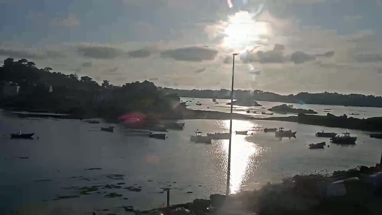 Ploubazlanec, Loguivy Village & Coast Live Cam - Guingamp, Côtes-d'Armor, 	Bretagne, France