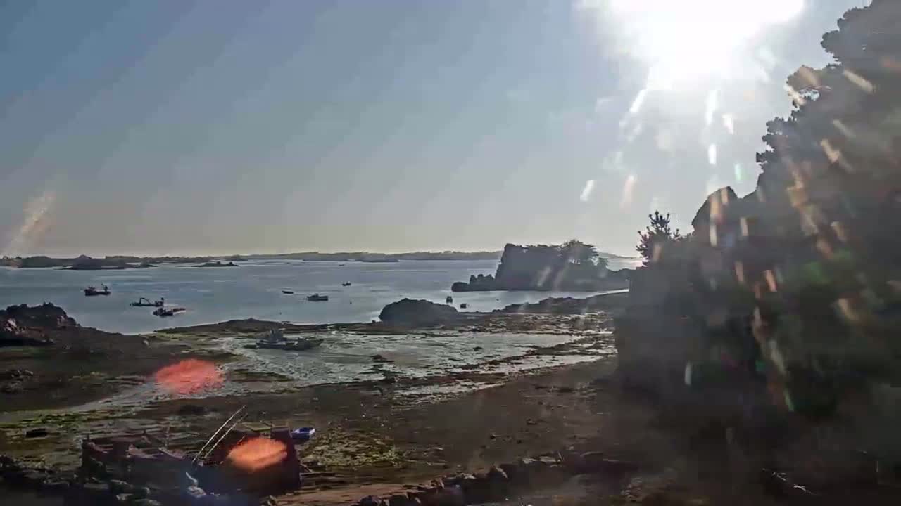 Ploubazlanec, Loguivy Village & Coast Live Cam - Guingamp, Côtes-d'Armor, 	Bretagne, France