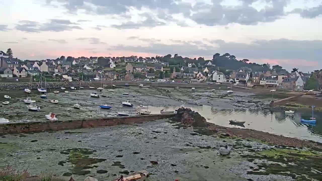 Ploubazlanec, Loguivy Village & Coast Live Cam - Guingamp, Côtes-d'Armor, 	Bretagne, France
