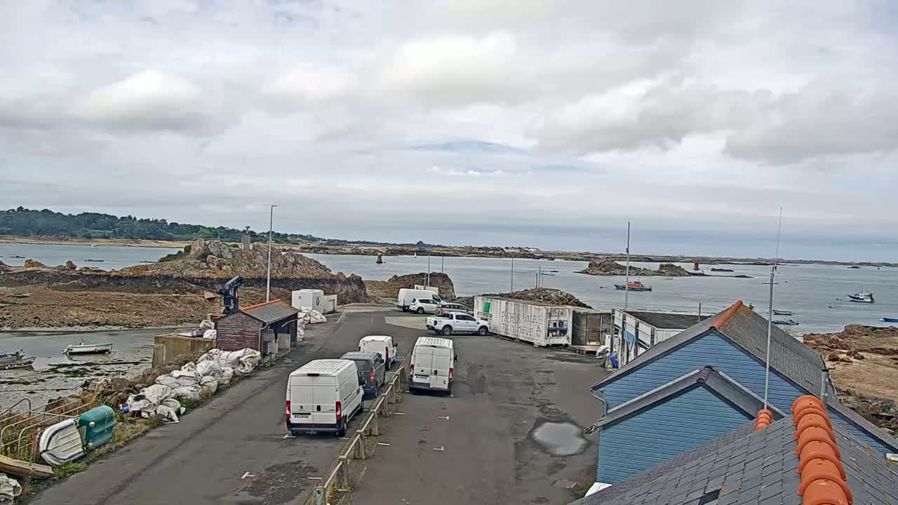 Ploubazlanec, Loguivy Village & Coast Live Cam - Guingamp, Côtes-d'Armor, 	Bretagne, France
