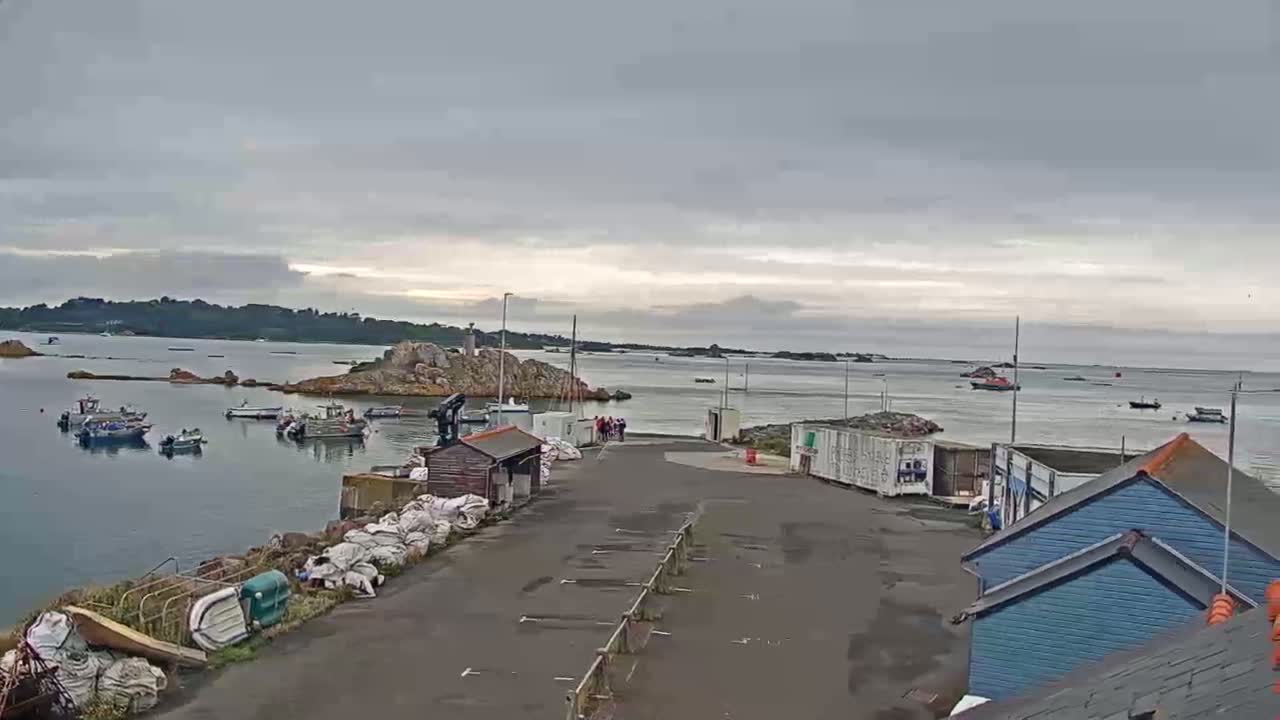 Ploubazlanec, Loguivy Village & Coast Live Cam - Guingamp, Côtes-d'Armor, 	Bretagne, France