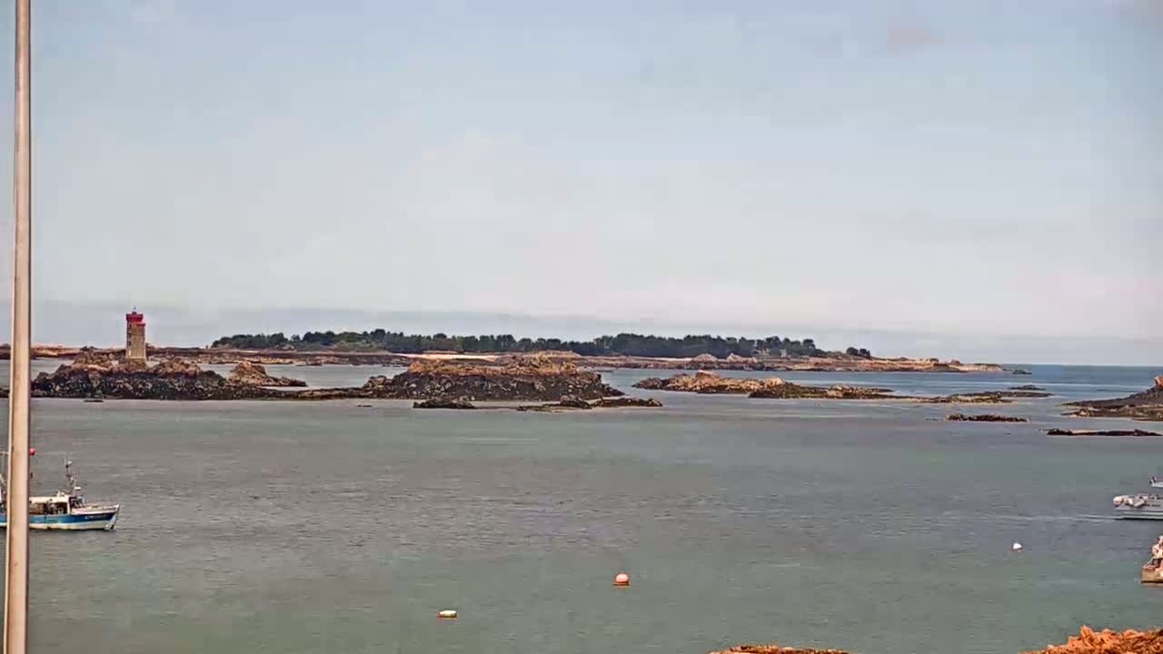 Ploubazlanec, Loguivy Village & Coast Live Cam - Guingamp, Côtes-d'Armor, 	Bretagne, France