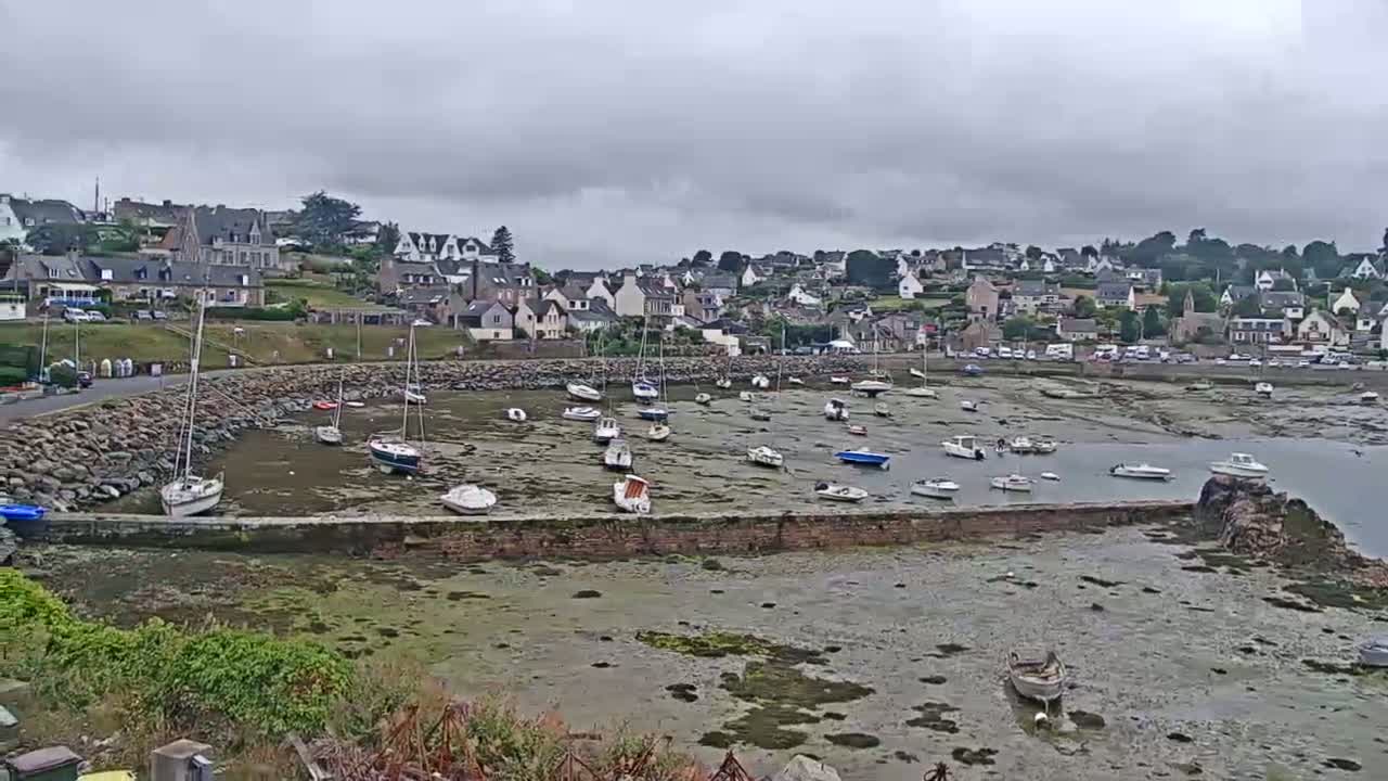 Ploubazlanec, Loguivy Village & Coast Live Cam - Guingamp, Côtes-d'Armor, 	Bretagne, France