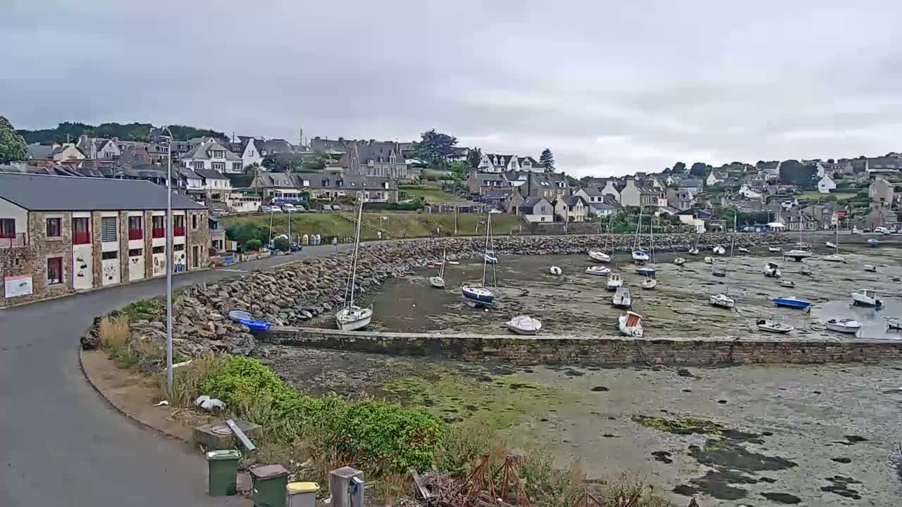 Ploubazlanec, Loguivy Village & Coast Live Cam - Guingamp, Côtes-d'Armor, 	Bretagne, France