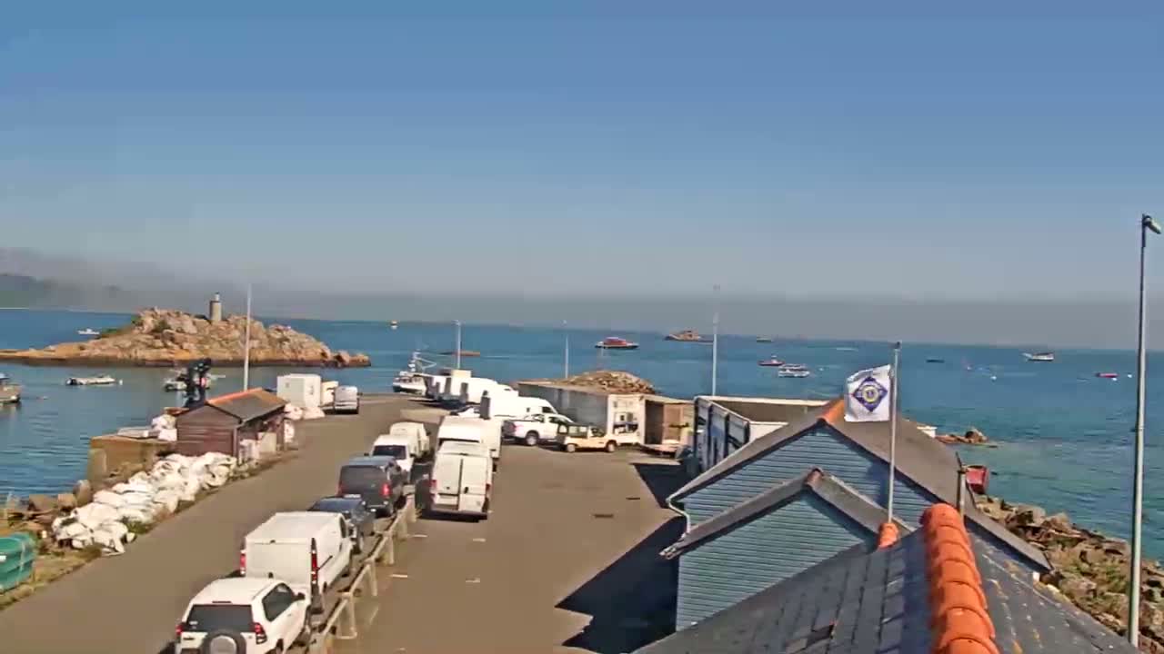 Ploubazlanec, Loguivy Village & Coast Live Cam - Guingamp, Côtes-d'Armor, 	Bretagne, France