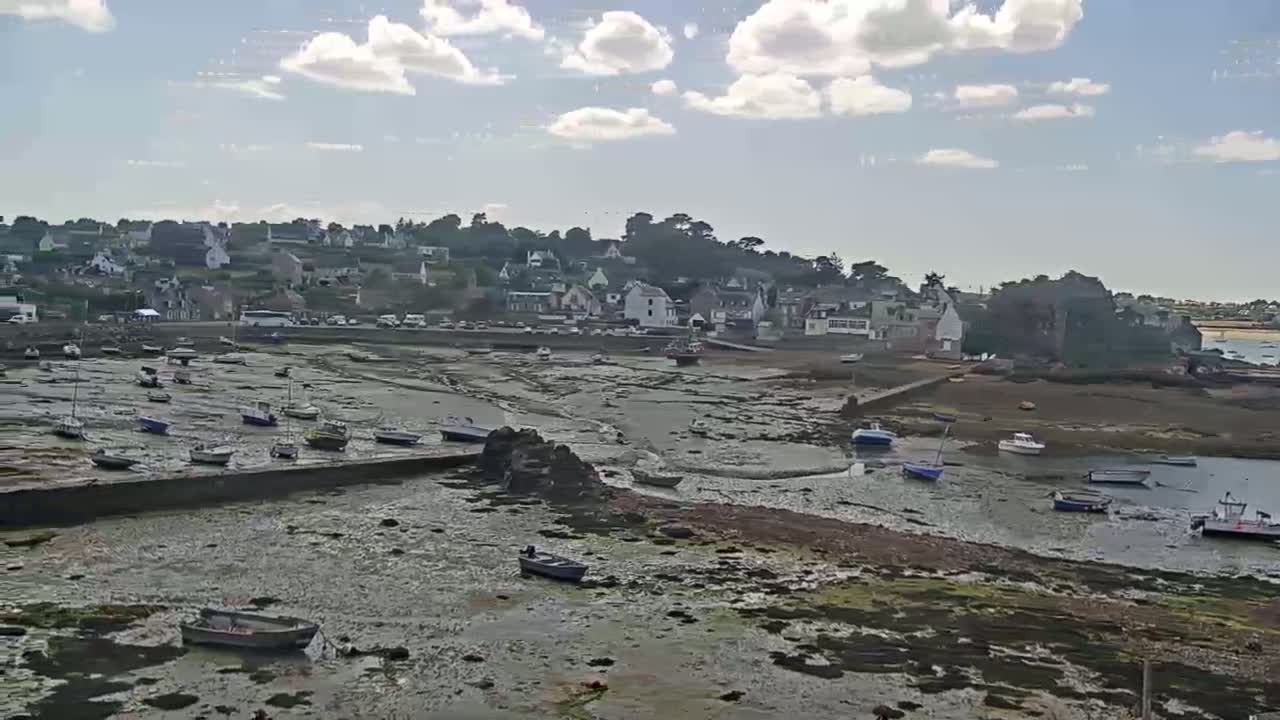 Ploubazlanec, Loguivy Village & Coast Live Cam - Guingamp, Côtes-d'Armor, 	Bretagne, France