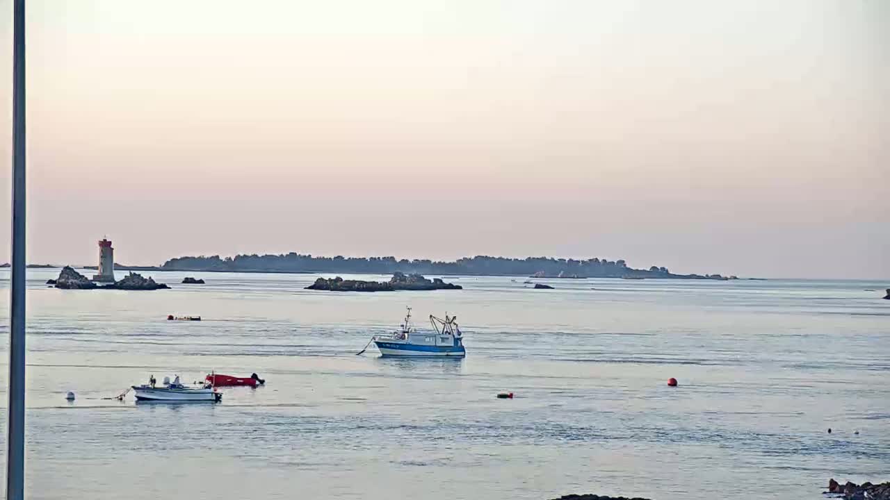 Ploubazlanec, Loguivy Village & Coast Live Cam - Guingamp, Côtes-d'Armor, 	Bretagne, France