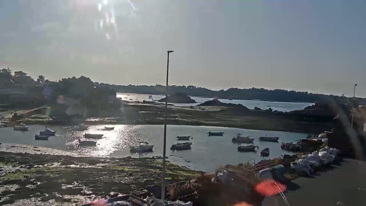 Ploubazlanec, Loguivy Village & Coast Live Cam - Guingamp, Côtes-d'Armor, 	Bretagne, France