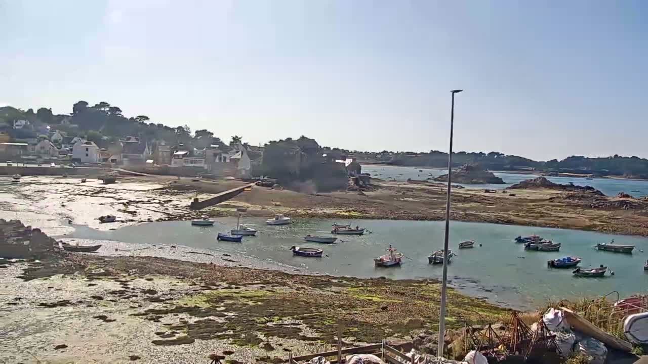 Ploubazlanec, Loguivy Village & Coast Live Cam - Guingamp, Côtes-d'Armor, 	Bretagne, France
