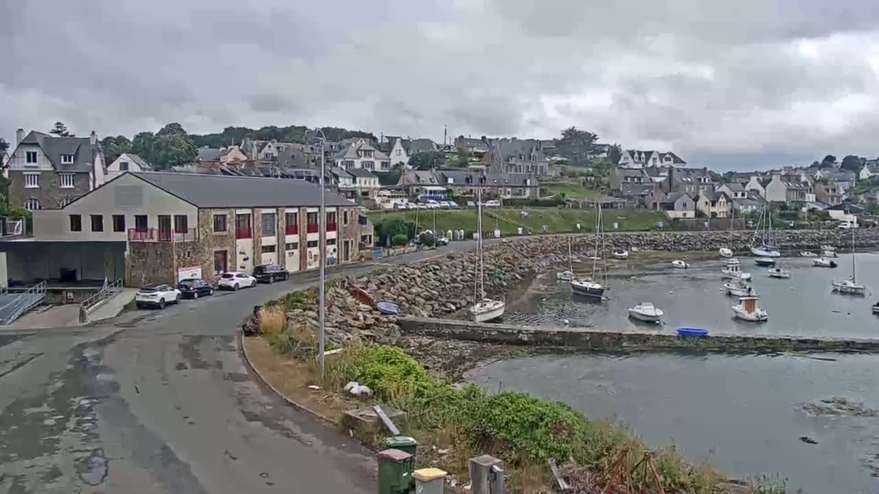 Ploubazlanec, Loguivy Village & Coast Live Cam - Guingamp, Côtes-d'Armor, 	Bretagne, France