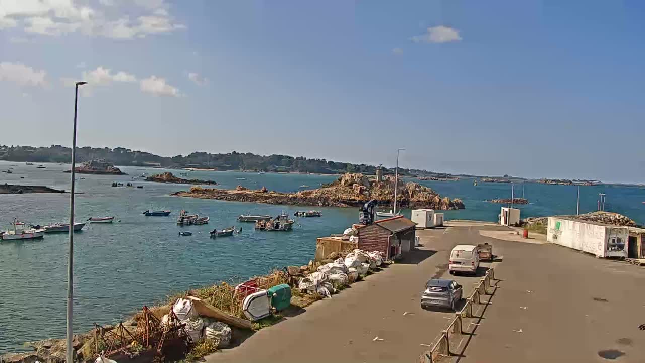 Ploubazlanec, Loguivy Village & Coast Live Cam - Guingamp, Côtes-d'Armor, 	Bretagne, France
