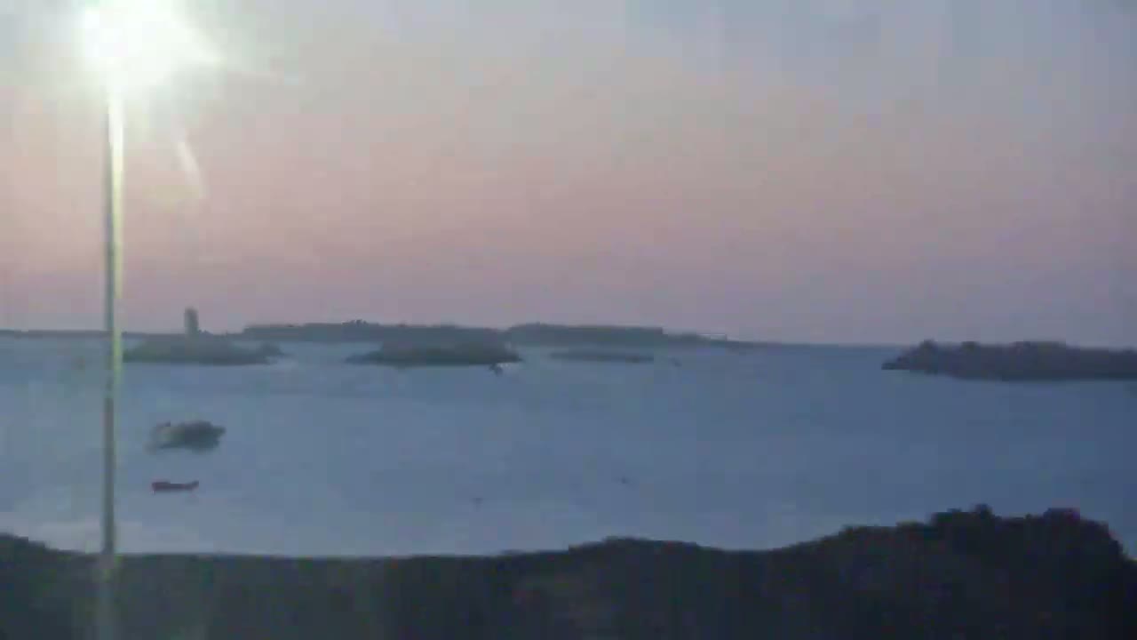 Ploubazlanec, Loguivy Village & Coast Live Cam - Guingamp, Côtes-d'Armor, 	Bretagne, France