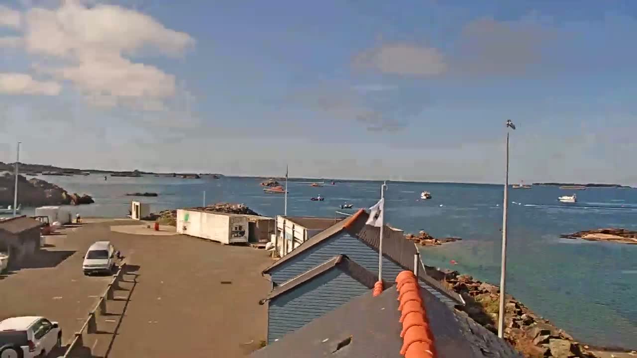 Ploubazlanec, Loguivy Village & Coast Live Cam - Guingamp, Côtes-d'Armor, 	Bretagne, France