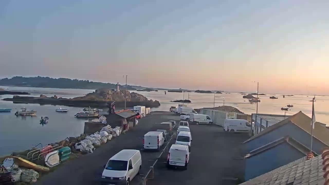 Ploubazlanec, Loguivy Village & Coast Live Cam - Guingamp, Côtes-d'Armor, 	Bretagne, France