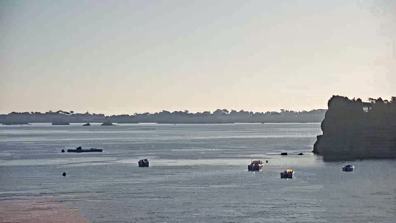 Ploubazlanec, Loguivy Village & Coast Live Cam - Guingamp, Côtes-d'Armor, 	Bretagne, France