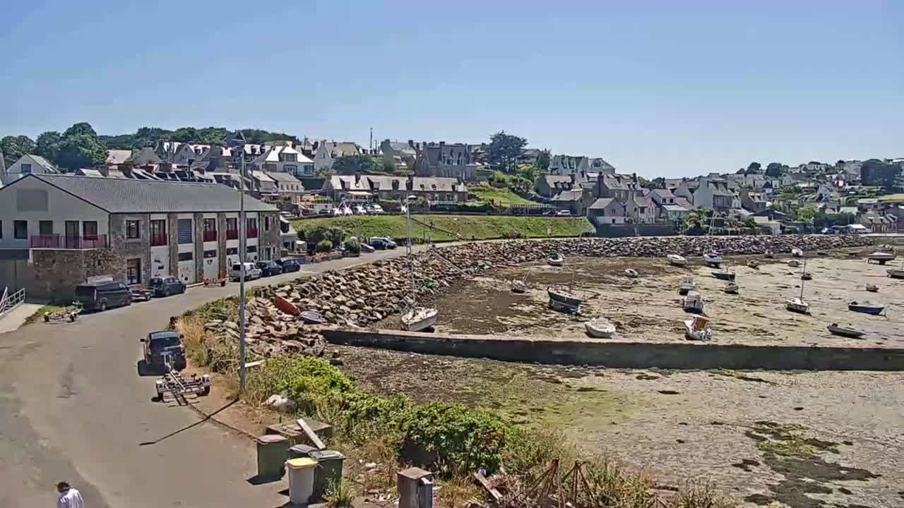 Ploubazlanec, Loguivy Village & Coast Live Cam - Guingamp, Côtes-d'Armor, 	Bretagne, France