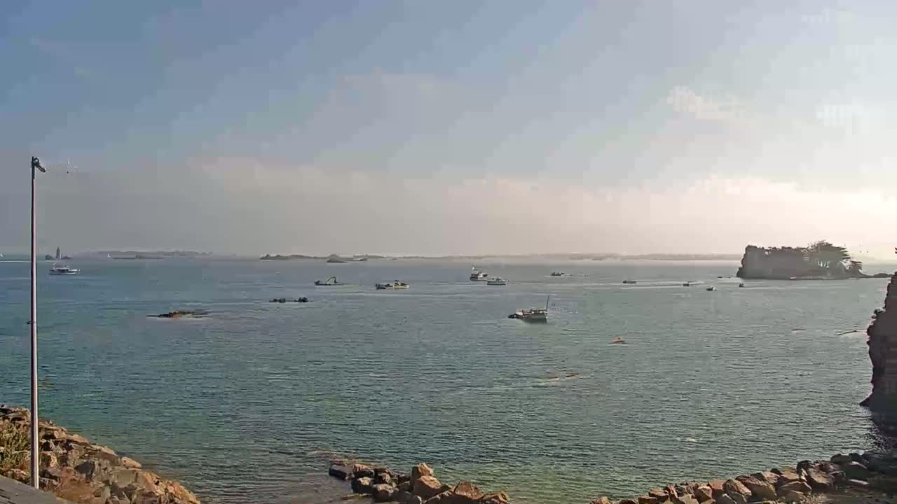 Ploubazlanec, Loguivy Village & Coast Live Cam - Guingamp, Côtes-d'Armor, 	Bretagne, France