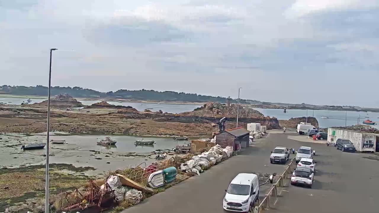 Ploubazlanec, Loguivy Village & Coast Live Cam - Guingamp, Côtes-d'Armor, 	Bretagne, France