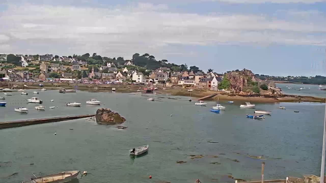 Ploubazlanec, Loguivy Village & Coast Live Cam - Guingamp, Côtes-d'Armor, 	Bretagne, France