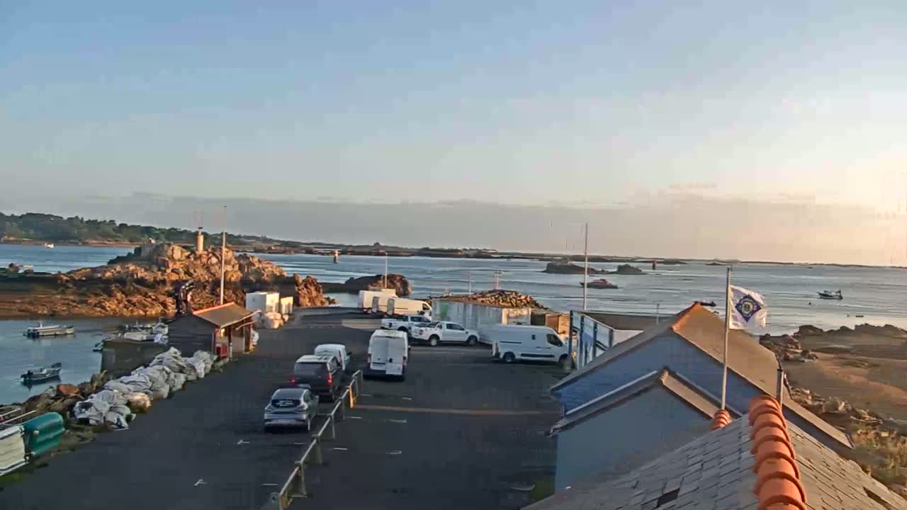 Ploubazlanec, Loguivy Village & Coast Live Cam - Guingamp, Côtes-d'Armor, 	Bretagne, France