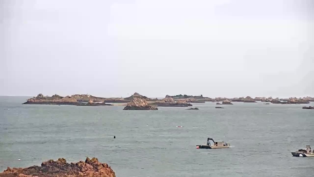 Ploubazlanec, Loguivy Village & Coast Live Cam - Guingamp, Côtes-d'Armor, 	Bretagne, France