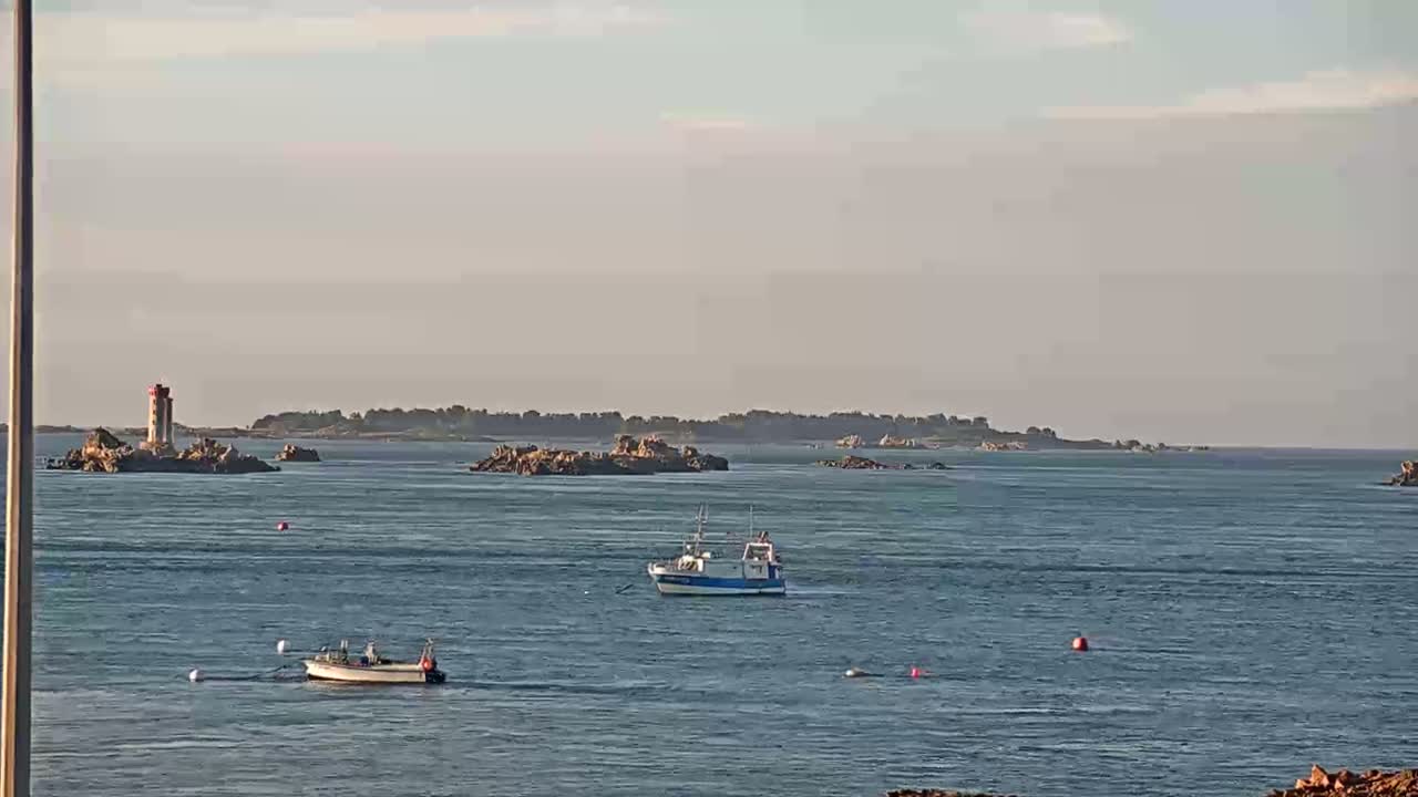 Ploubazlanec, Loguivy Village & Coast Live Cam - Guingamp, Côtes-d'Armor, 	Bretagne, France