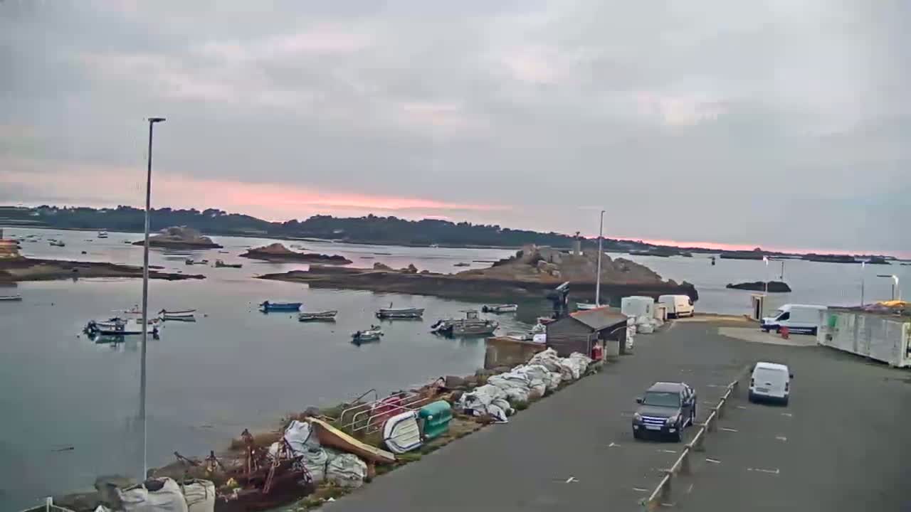 Ploubazlanec, Loguivy Village & Coast Live Cam - Guingamp, Côtes-d'Armor, 	Bretagne, France