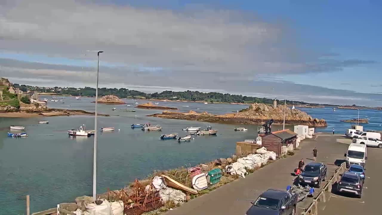 Ploubazlanec, Loguivy Village & Coast Live Cam - Guingamp, Côtes-d'Armor, 	Bretagne, France