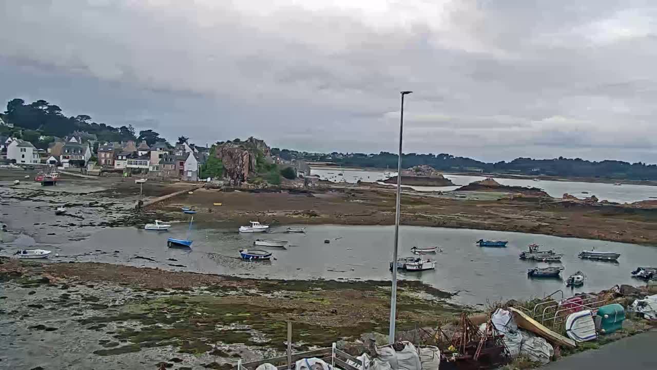 Ploubazlanec, Loguivy Village & Coast Live Cam - Guingamp, Côtes-d'Armor, 	Bretagne, France