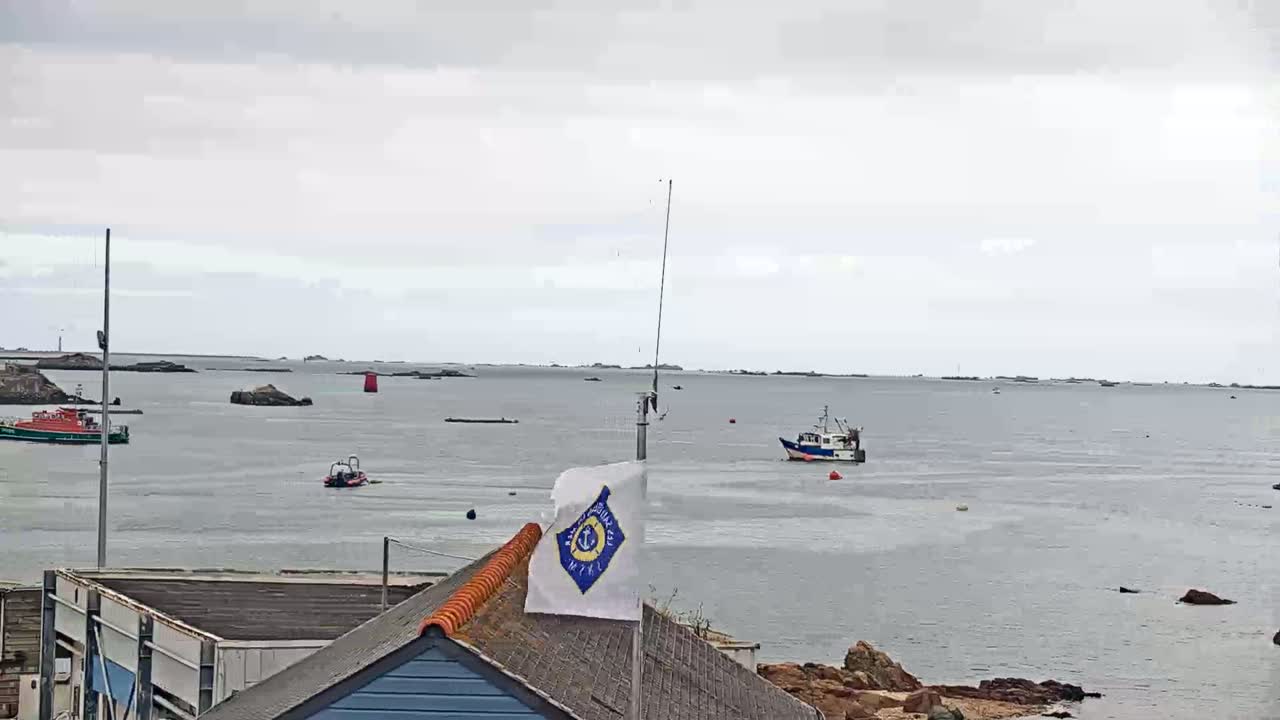 Ploubazlanec, Loguivy Village & Coast Live Cam - Guingamp, Côtes-d'Armor, 	Bretagne, France