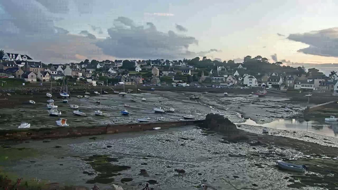 Ploubazlanec, Loguivy Village & Coast Live Cam - Guingamp, Côtes-d'Armor, 	Bretagne, France