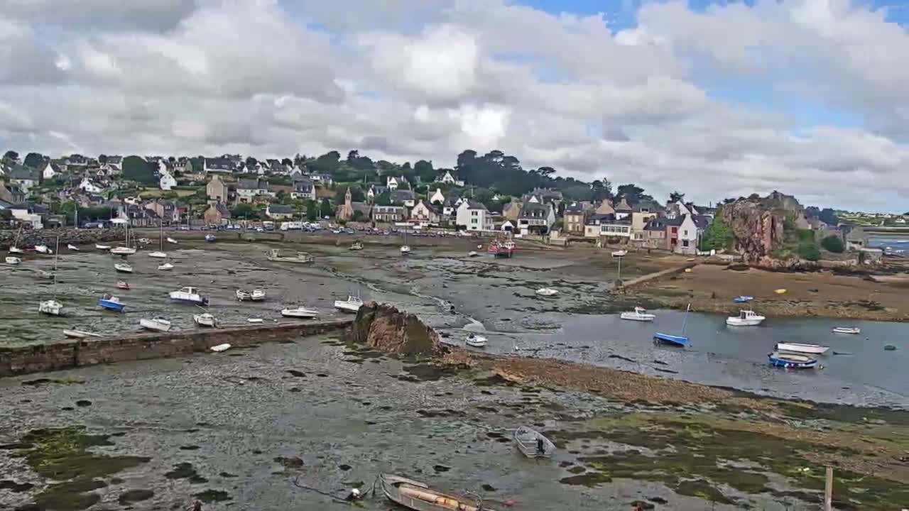 Ploubazlanec, Loguivy Village & Coast Live Cam - Guingamp, Côtes-d'Armor, 	Bretagne, France