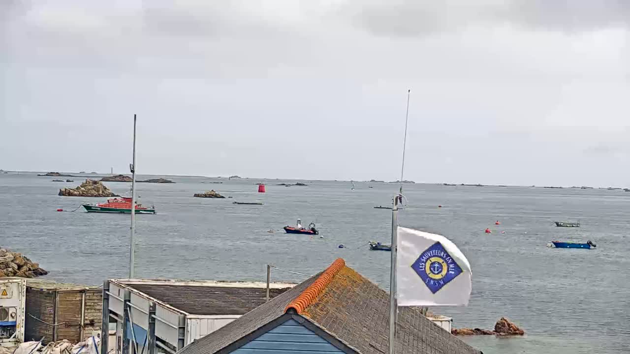 Ploubazlanec, Loguivy Village & Coast Live Cam - Guingamp, Côtes-d'Armor, 	Bretagne, France